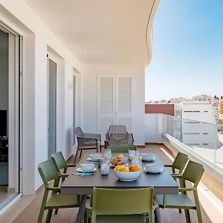 Floor Luxury Apartment